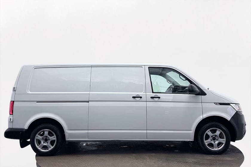 Bild 5 av Volkswagen Transporter T30 2.0 TDI L2H1 Drag Värmare 3-sits Navi AppConnect PDC
