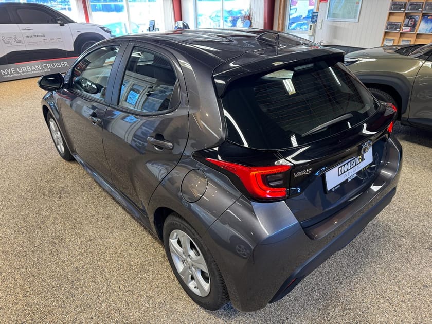 Bilde 3 av Toyota Yaris Hybrid 115
