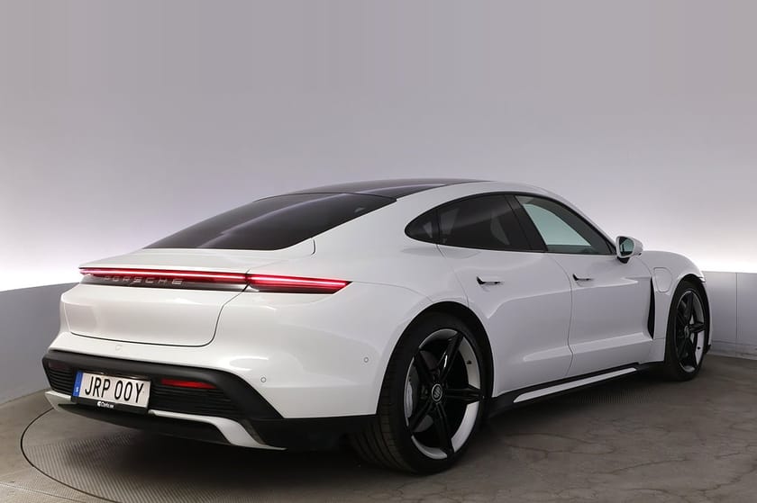 Bild 5 av Porsche Taycan Turbo Pano Sport Chrono Elstol Bose 360 BLIS