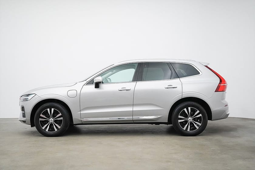 Bild 3 av Volvo XC60 T6 Recharge AWD / 350hk / Core / Pano / Värmare