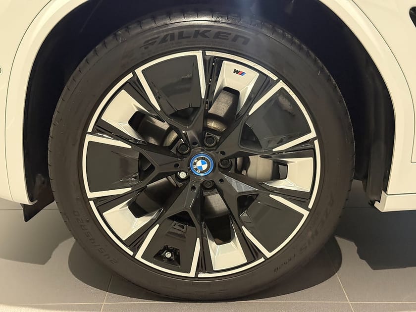 Bild 5 av BMW iX3 Charged Plus Drag HUD H/K Panorama Elstol m minne