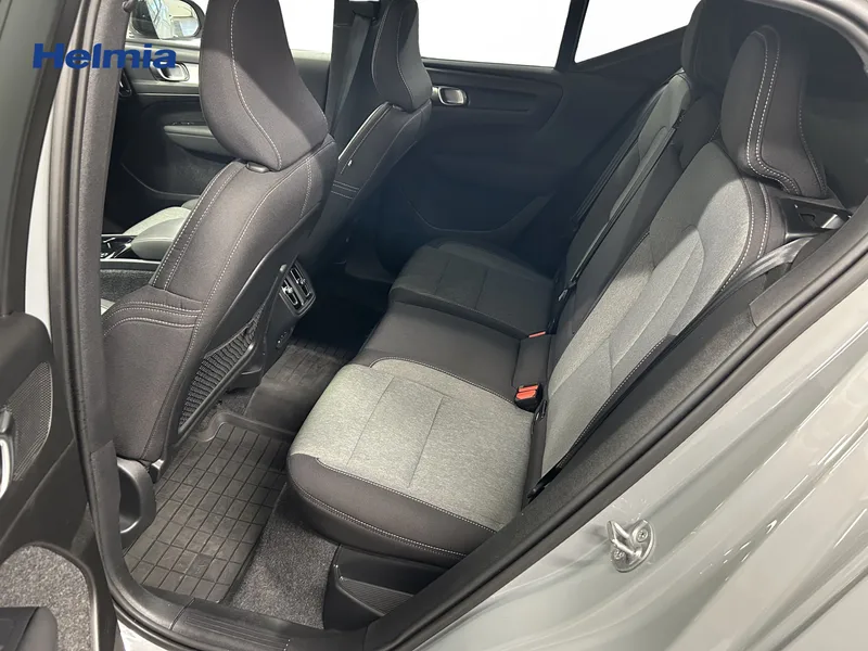 Bild 12 av 16 – Volvo XC40 B3 FWD Bensin Plus Dark