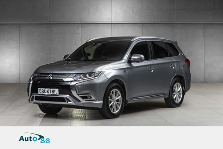 Mitsubishi Outlander PHEV Instyle+ / AWD / / Hengefeste