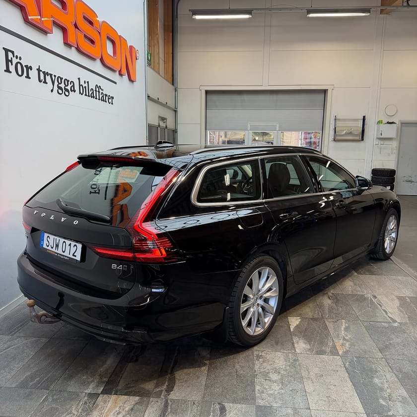Bild 4 av Volvo V90 B4 AWD Aut Momentum Navi Kamera Värmare Dragkrok Apple