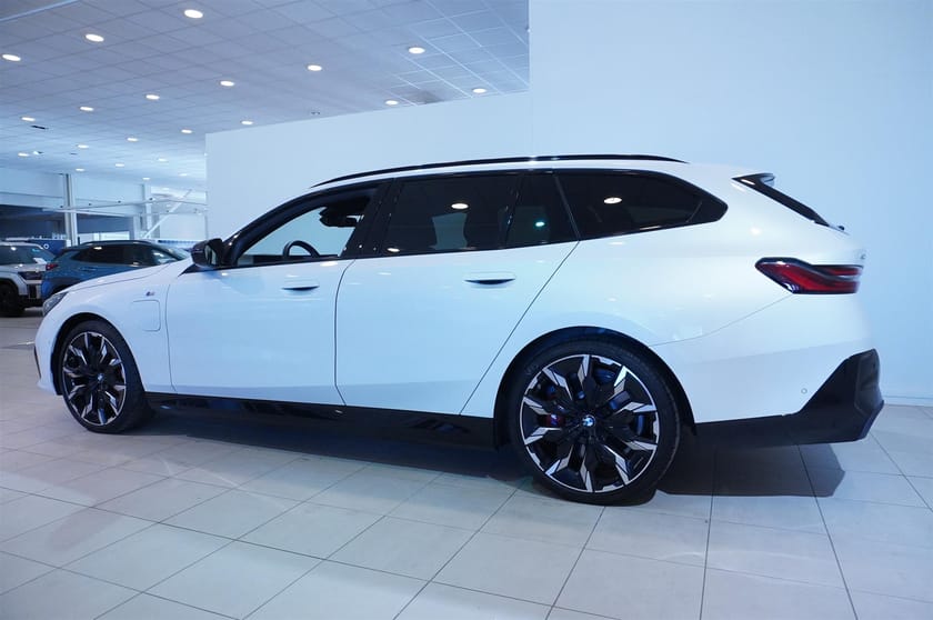 Bild 5 av BMW 550e xDrive Touring Steptronic 490hk M-Sport