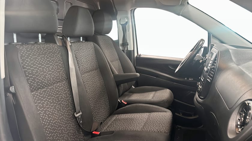 Bild 3 av Mercedes-Benz Vito 116 CDI 4x4 2.8t SKÅP LÅNG STAR