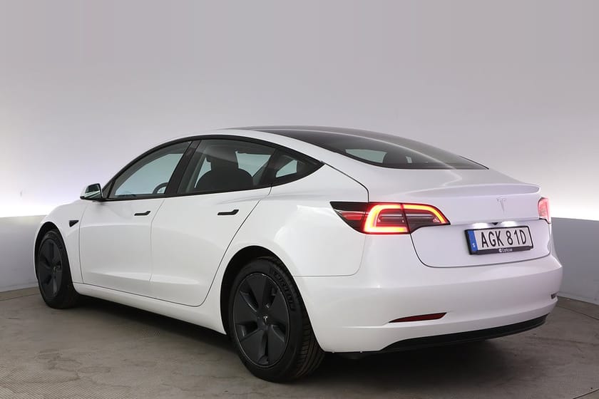 Bild 4 av Tesla Model 3 Standard Range Refresh AP Pano V-hjul