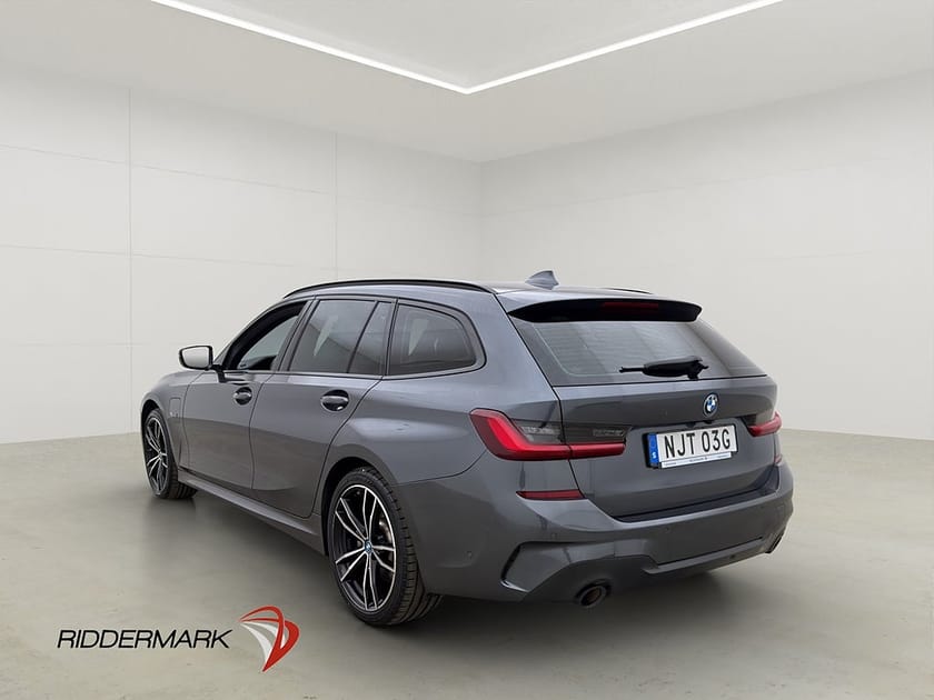 Bild 4 av BMW 330e xDrive Touring M Sport Kamera Navi CarPlay Adaptiv