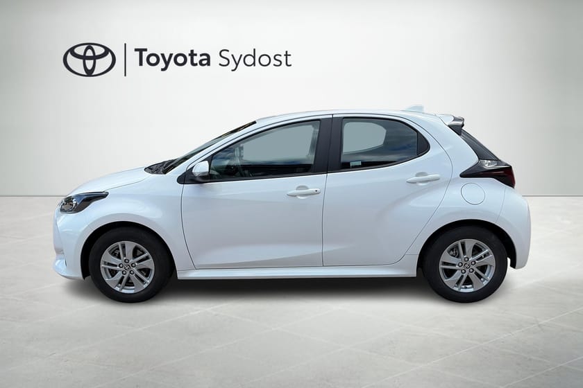Bild 3 av Toyota Yaris Hybrid Active backkamera, rattvärme, adaptiv farthållare mm.