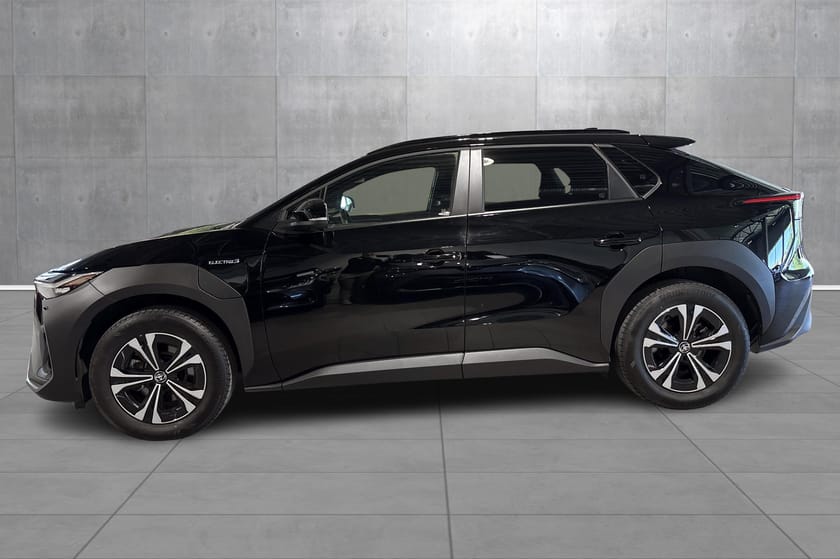 Bilde 2 av Toyota bZ4X AWD / Active Tech / Velholdt / LAV KM