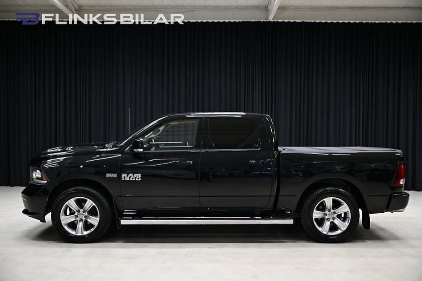 Bild 2 av RAM 1500 Crew Cab Dodge 5.7 V8 HEMI 4x4 395HK Drag|Taklucka|Leasbar|SeUtr!