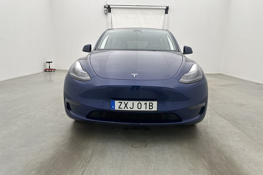 Bild 3 av Tesla Model Y Long Range AWD Värmepump Dragkrok Svensksåld