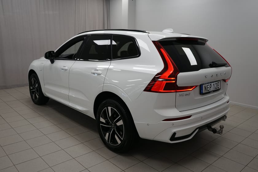 Bild 3 av Volvo XC60 T6 Plus Dark Nordic Edition | Parkeringskamera 360 | Drag | HarmanKardon PremiumSound