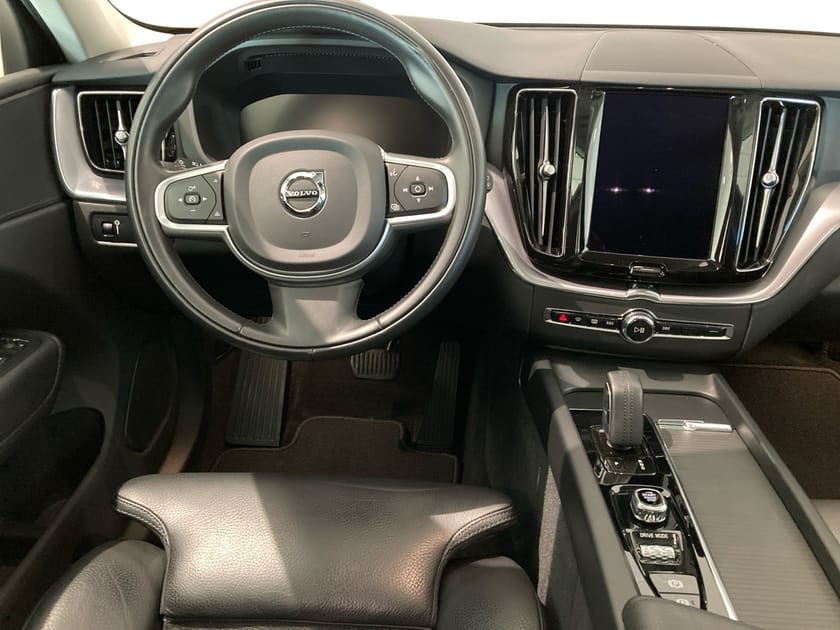 Bild 5 av Volvo XC60 B5 AWD Bensin Momentum Advanced Edt