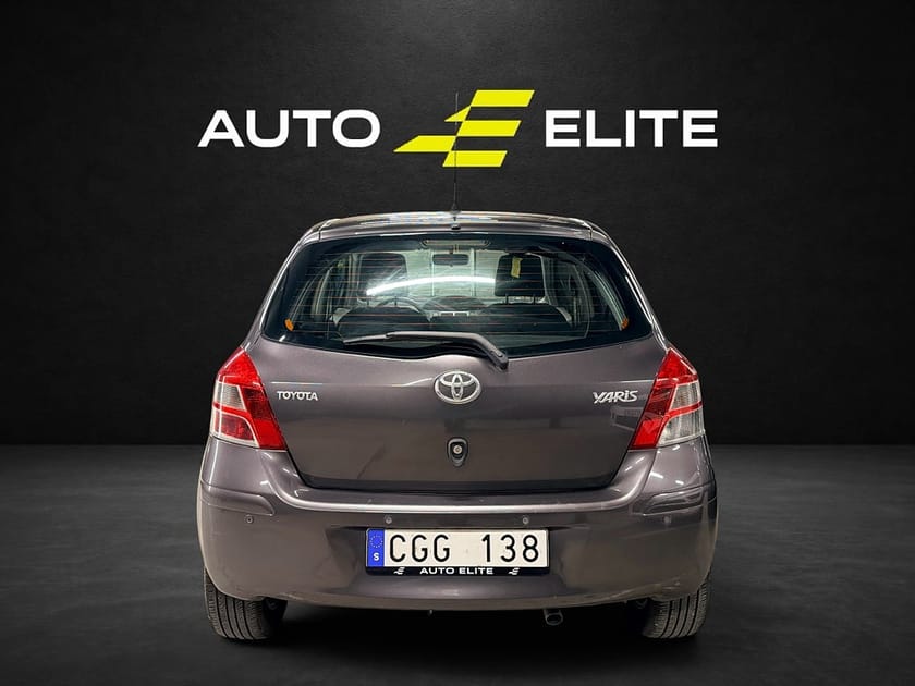 Bild 4 av Toyota Yaris 5 DÖRRAR|1.33 Dual VVT-i|AUTOMAT|P-SENS|GPS|SoV-DÄCK