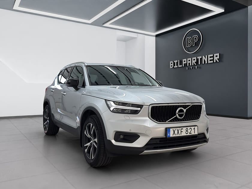 Bild 3 av Volvo XC40 D3 Geartronic Momentum Pro/SOV-Däck/Keyless/Drag/Skinn
