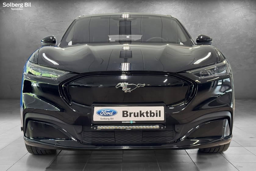 Bilde 2 av Ford Mustang Mach-E Long Range AWD LR 540 KM/H.feste/Pano/B&O