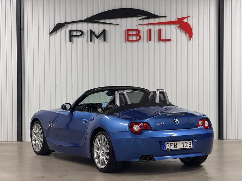 Bild 4 av BMW Z4 3.0i / Individual / Estoril Blå / Toppskick / Historik