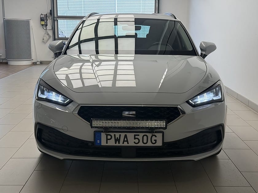 Bild 4 av SEAT Leon Sportstourer SPORTSTOUR 1.0 eTSI 110HK I Dragkrok I Apple-car
