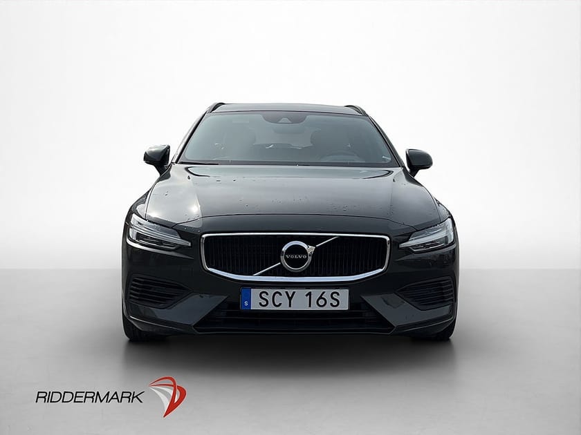 Bild 2 av Volvo V60 Recharge T6 AWD Momentum Skinn Värmare Drag VOC