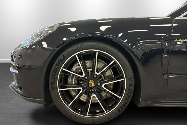 Porsche Panamera 4 E-Hybrid