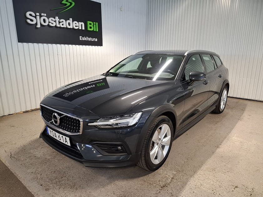 Bild 1 av Volvo V60 Cross Country D4 AWD Geartronic Adv SE II Drag Värmare GPS Keyless
