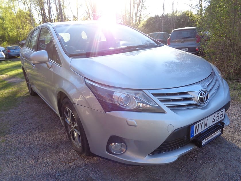 Bild 2 av Toyota Avensis Kombi 2.0 D-4D FÅ ÄG/DRAG/ACC/MVG/FARTH/FINANS/INBYTE