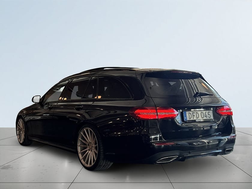 Bild 5 av Mercedes-Benz E 220 T d 9G AMG Line Drag Dvärm Kamera Panorama Navi S&V