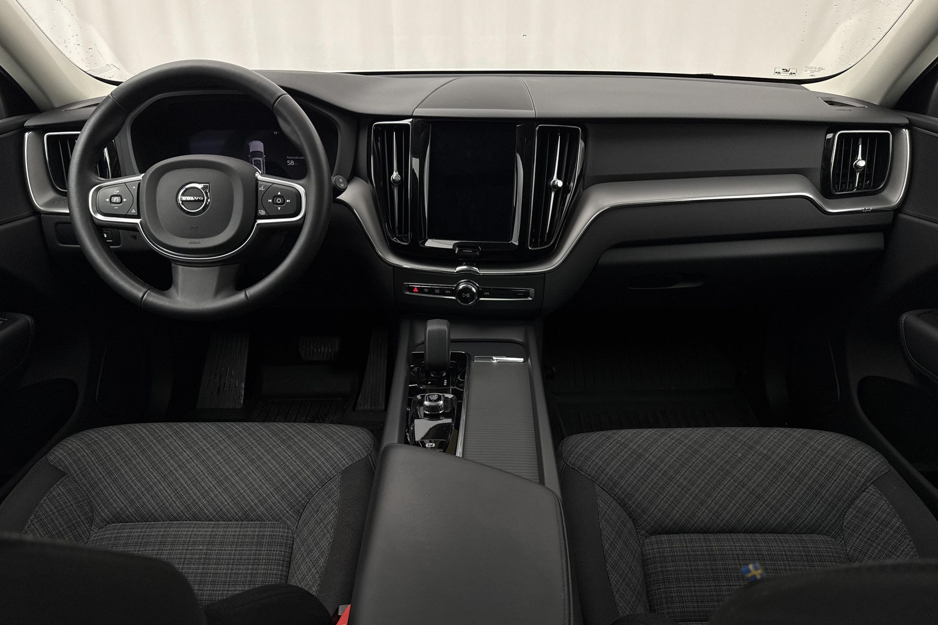 Volvo XC60 T6 Plug-In Hybrid AWD 2025, kuva 7/10