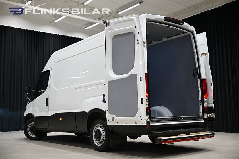 Bild 5 av Iveco Daily 35-140 Van 136HK Automat|LED|Drag|Värmare|3.5ton-drag|EnÄgare|Moms