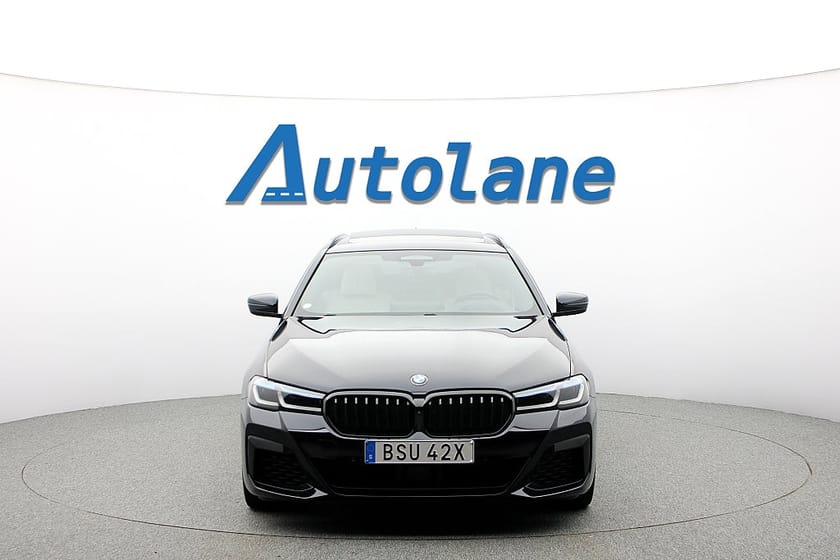 Bild 3 av BMW 540i xDrive Touring 540 M Sport B&W,HUD,Drag,Värmare,20" 333hk