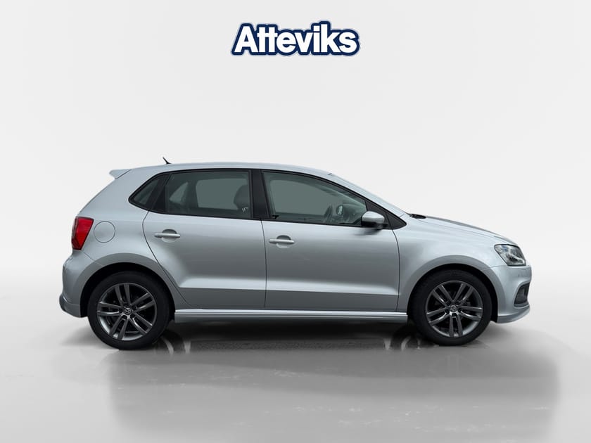 Bild 2 av Volkswagen Polo Comfortline R-Line TSI 90hk *P.Sensorer/Bluetooth*