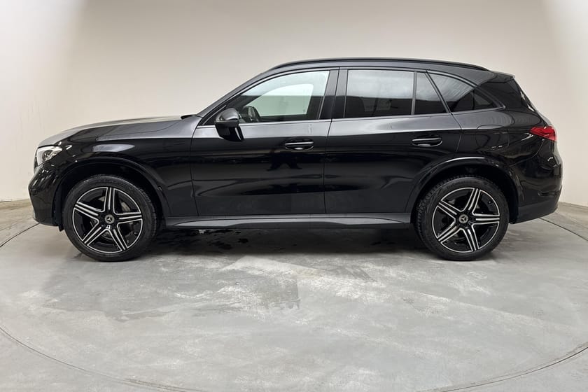 Bild 2 av Mercedes-Benz GLC 300 e 4MATIC X254 (313hk) AMG Night Panorama