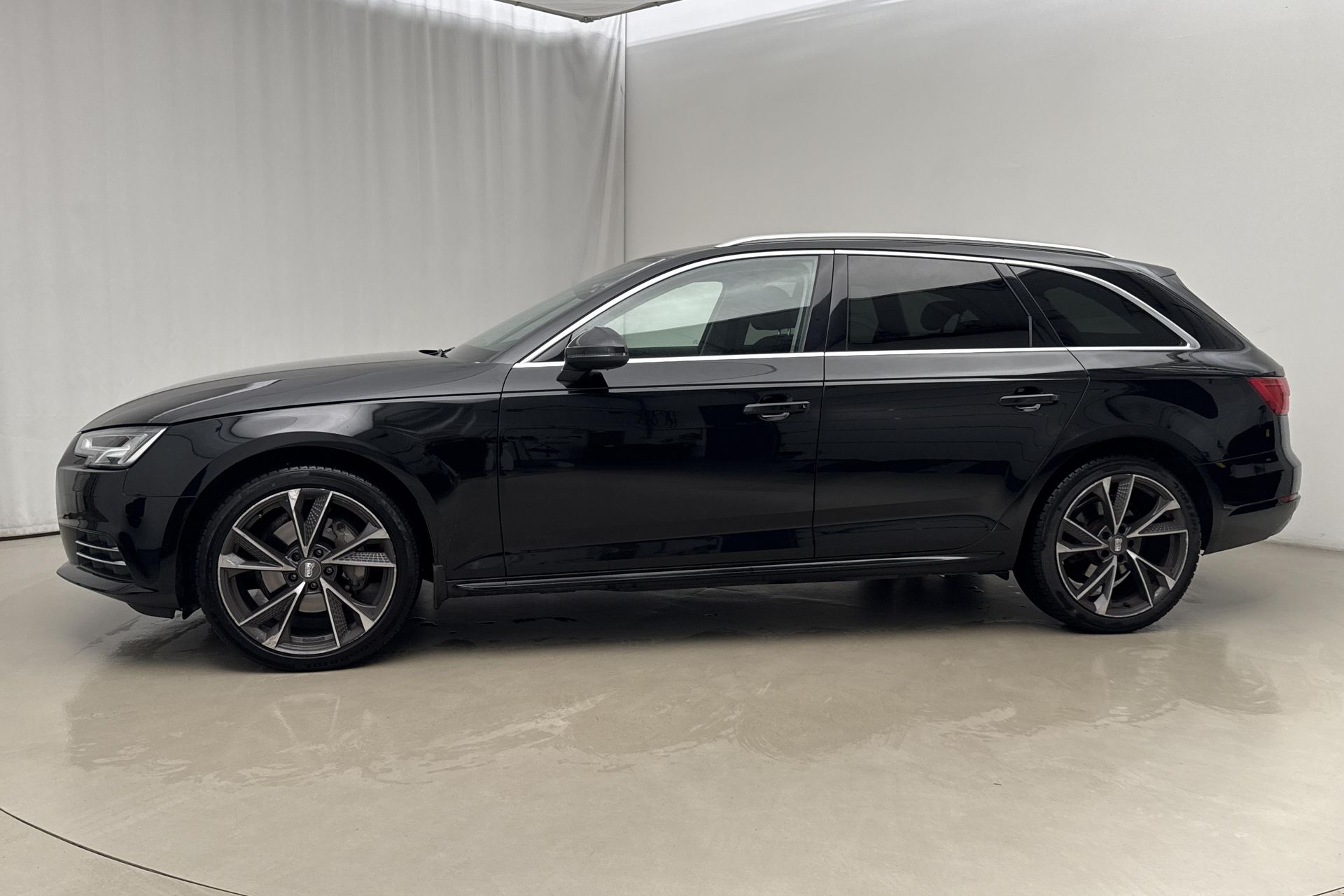Audi A4 Avant 40 TDI 2017, bild 2/10