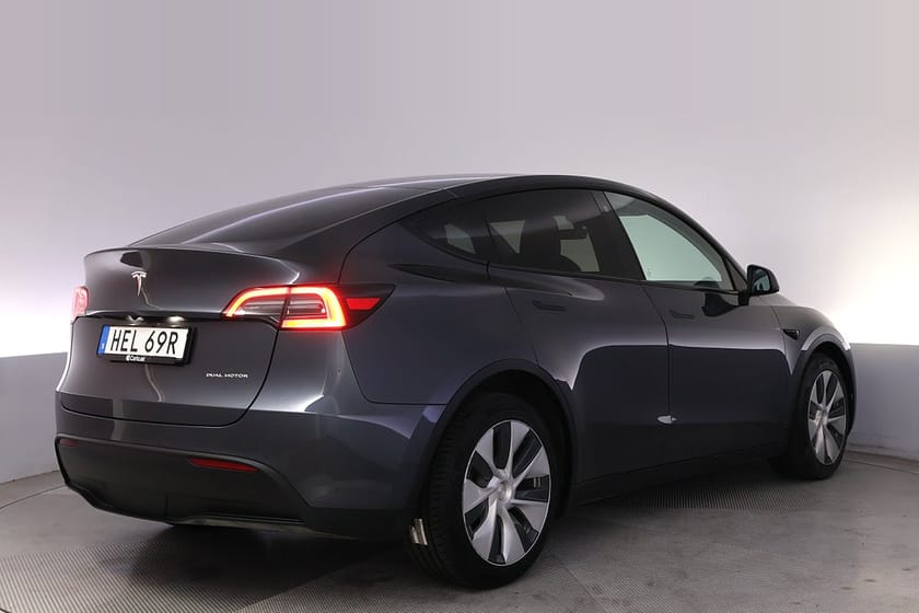 Bild 5 av Tesla Model Y Long Range AWD Autopilot Panorama