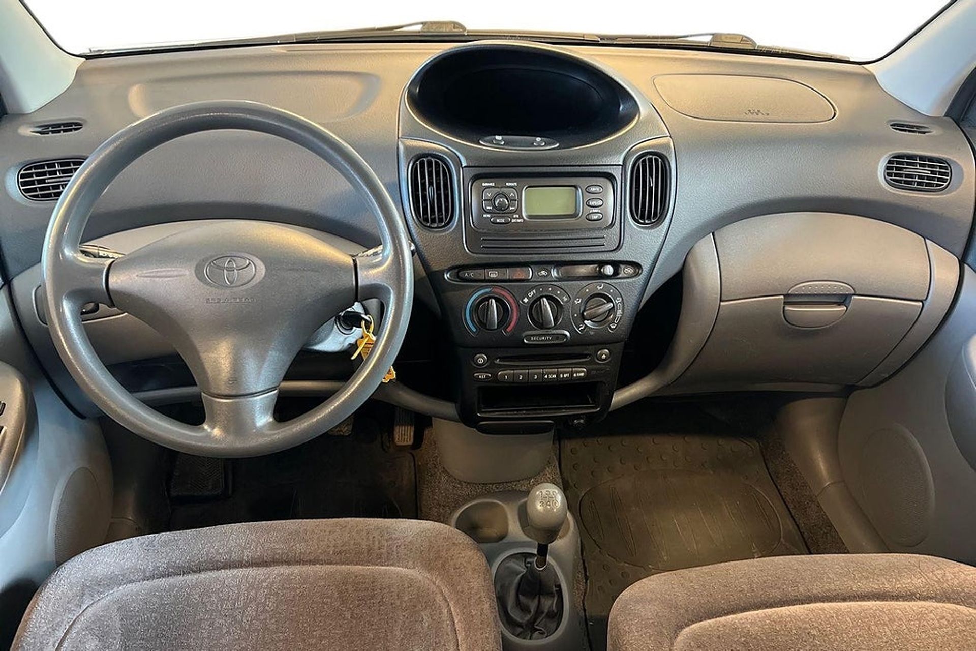 Toyota Yaris Verso 1.3 VVT-i 2000, bild 7/10
