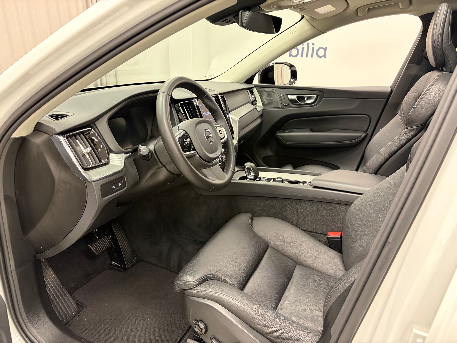 Volvo XC60 T6 Plus Dark 2025, bild 6/10