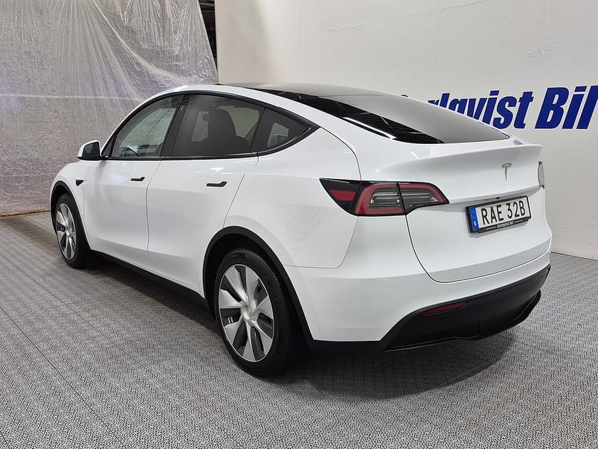 Bild 5 av Tesla Model Y Standard Range RWD 299HK Läder Panorama