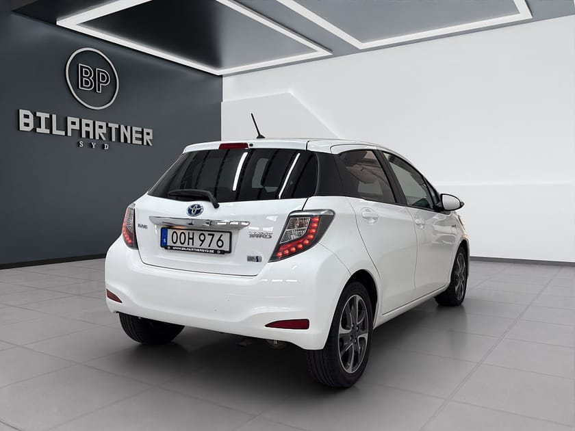 Bild 5 av Toyota Yaris Hybrid e-CVT Edition 50/Ny Servad/Ny Besiktad