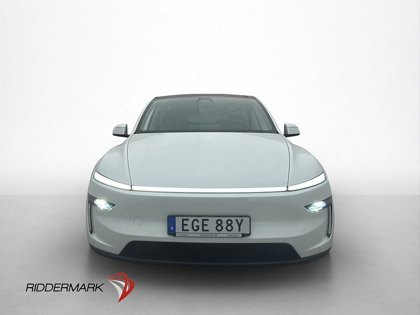 Bild 2 av Tesla Model Y Standard Range RWD Dragkrok Värmepump Pano MOMS