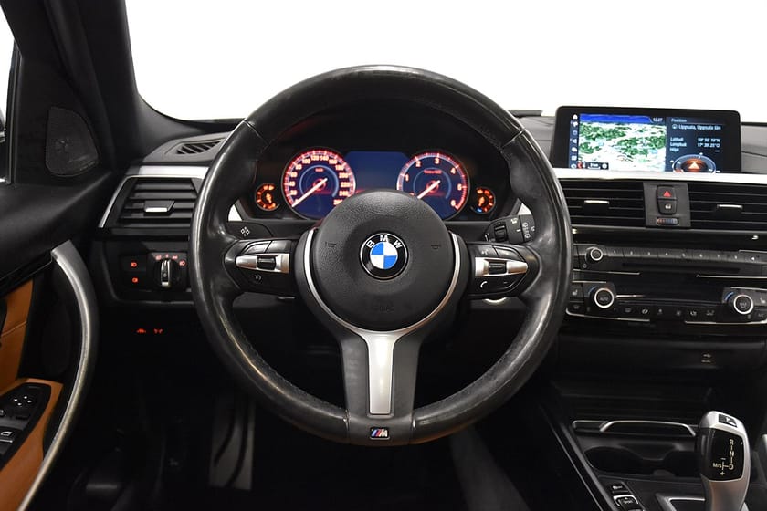 Bild 2 av BMW 320d xDrive Touring M Sport Innovation HUD Pano H/K Dragkrok