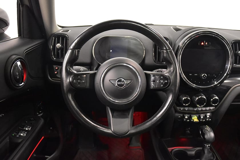 Bild 2 av MINI Countryman Cooper SE ALL4 Plug-in Pano Läder Navi Rattv 220hk