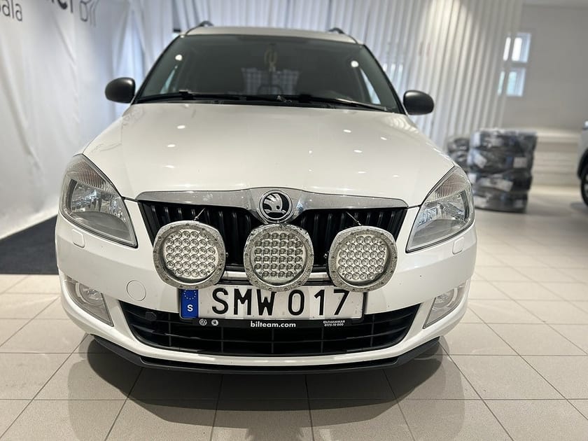 Bild 2 av Škoda Roomster Praktik Skoda 1.6 Tdi 90hk HUNDBIL | B-Kamera | Drag