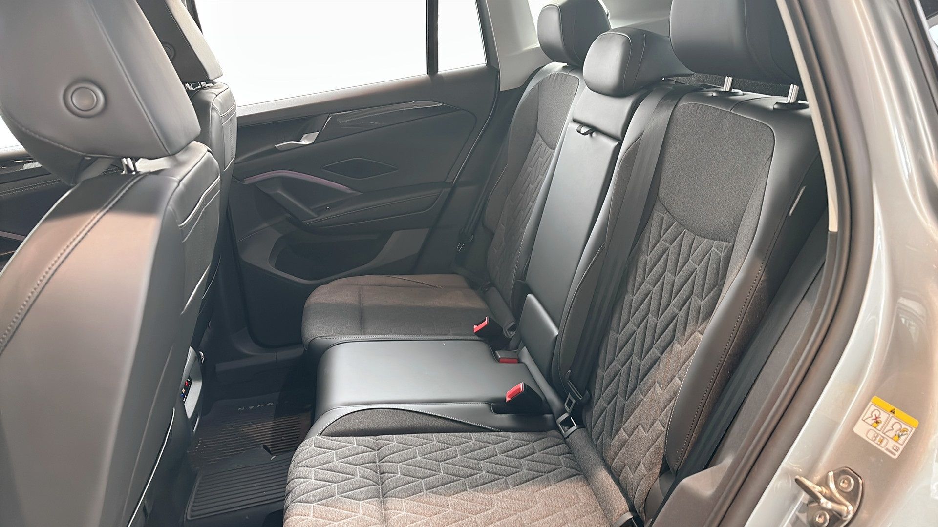 Volkswagen Tiguan 1,5 eTSI 2026, bild 7/10