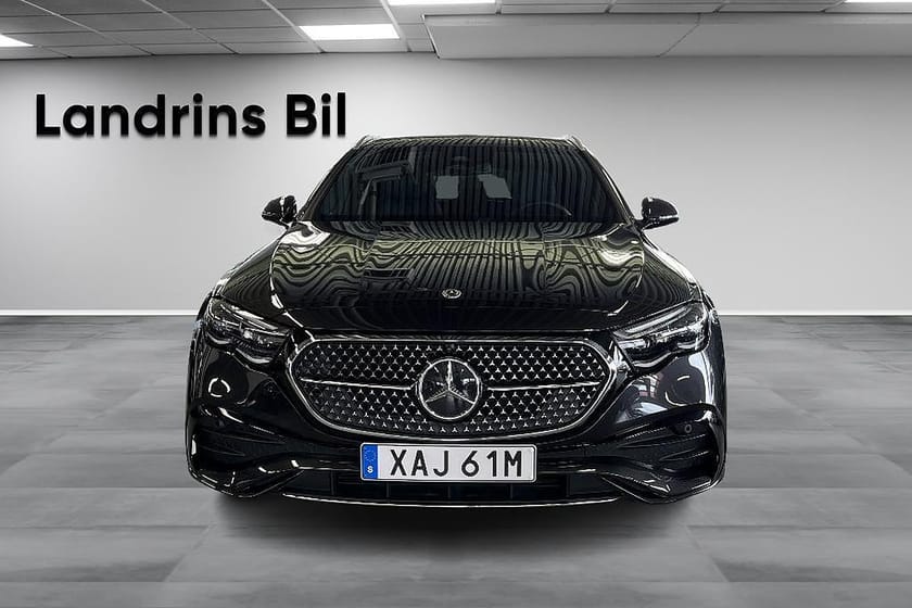 Bild 2 av Mercedes-Benz E 300 de 4MATIC T AMG Line/Glastak/Digital Light/Drag
