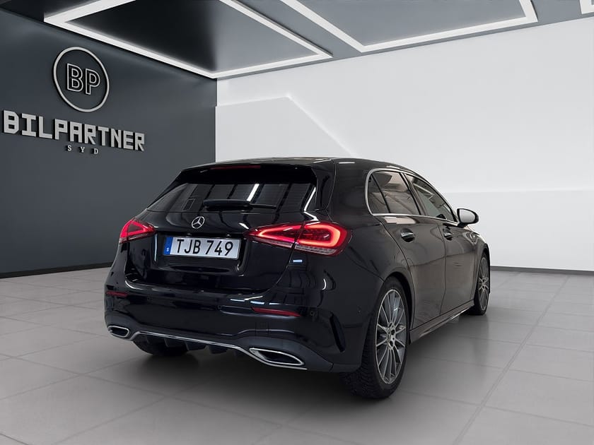 Bild 4 av Mercedes-Benz A 180 d 7G-DCT AMG Line/Wide/Ambient/Navi/Backkamera