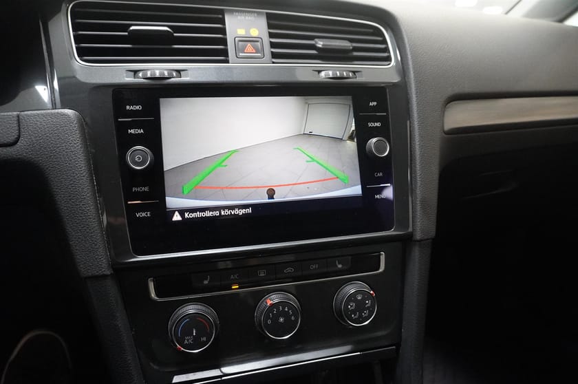 Bild 5 av Volkswagen Golf Sportscombi 1.0 TSI 110 hk Drag B-Kamera