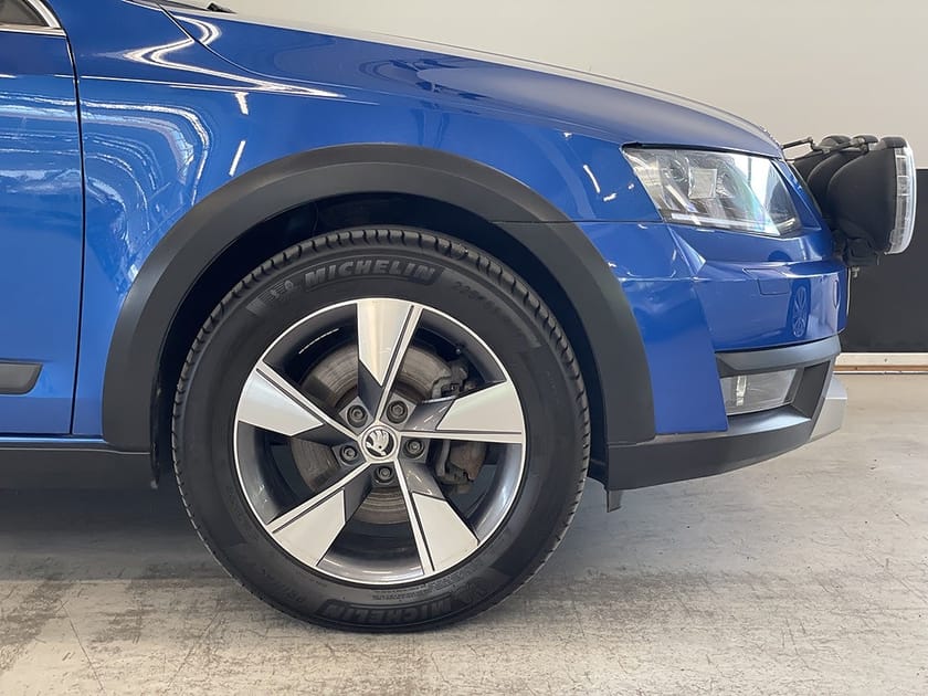 Bild 5 av Škoda Octavia Scout Skoda 4X4 2.0 TDI 184hk Drag Värmare