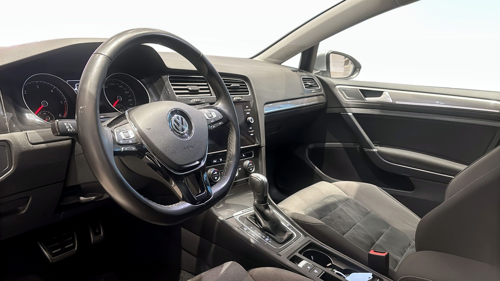Volkswagen Golf 2020, bild 7/10