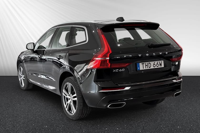 Bild 3 av Volvo XC60 Recharge T6 Inscr Expr / Luftfjädring / HarmanKardon / 360kam / Akustikrutor